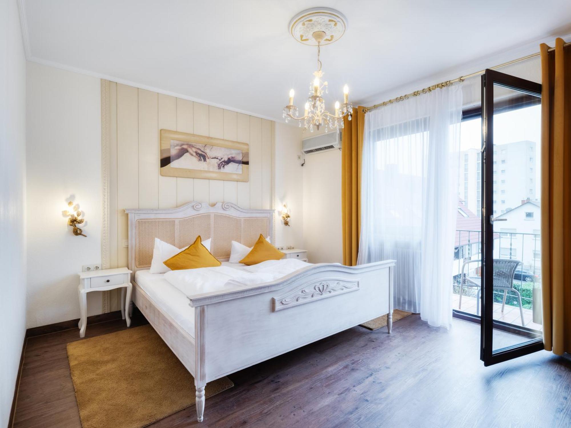 ויארנהים Hotel-Restaurant Central Am Koenigshof מראה חיצוני תמונה