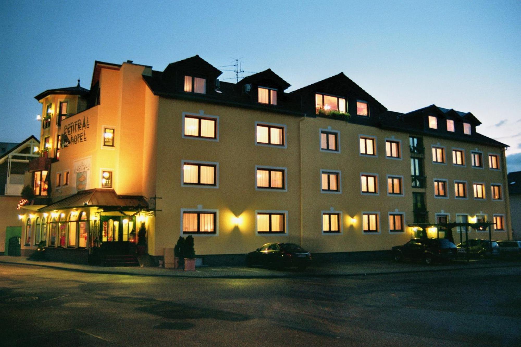 ויארנהים Hotel-Restaurant Central Am Koenigshof מראה חיצוני תמונה