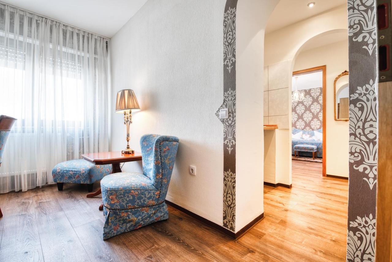 ויארנהים Hotel-Restaurant Central Am Koenigshof מראה חיצוני תמונה